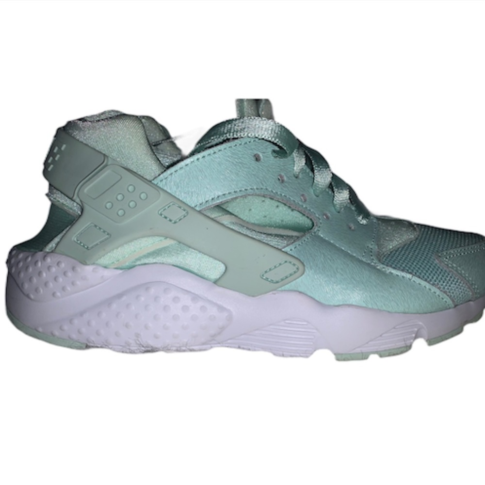 Nike Huaraches mint green size 7 women’s